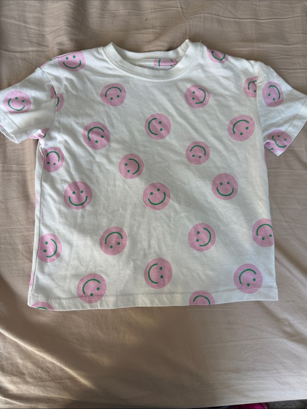 White Short-Sleeve Kids Tee with Pink Smiley Print